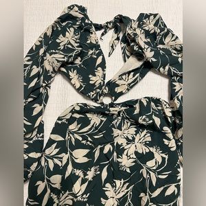 Abercrombie Long-Sleeve Plunge Cutout Maxi Dress Green Pattern in XXS petite